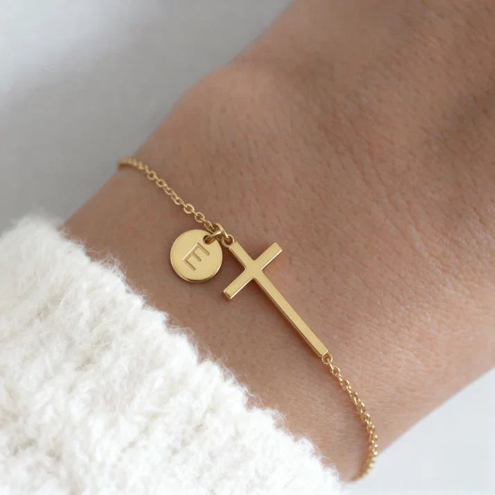 Elodryn | Heilige Initialenarmband – Personalisierte Kreuz