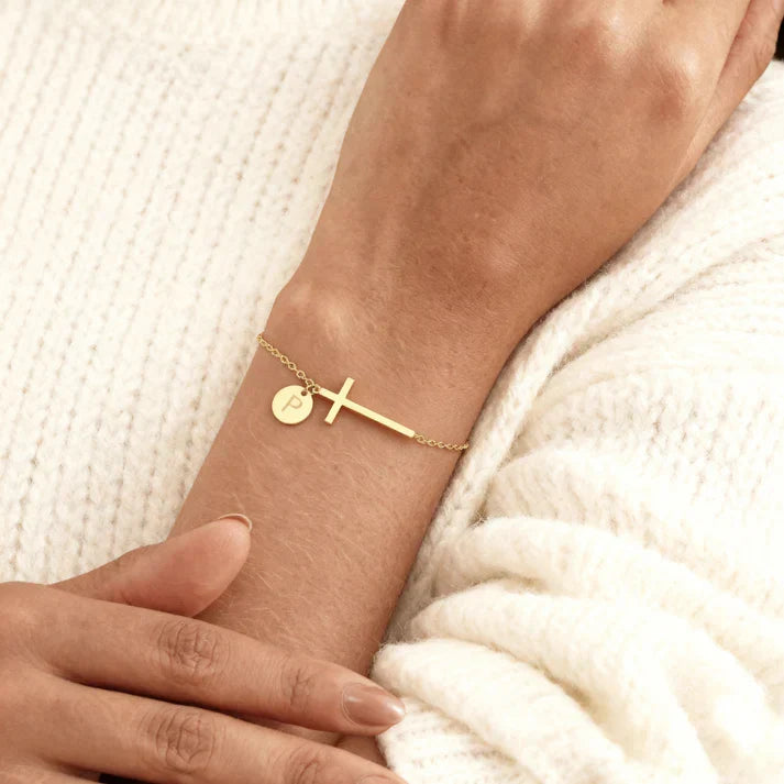 Elodryn | Heilige Initialenarmband – Personalisierte Kreuz