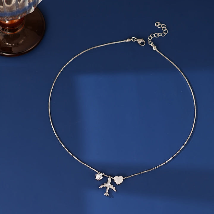Linda | Minimalistisches Halsband mit Flugzeuganhänger und zartem Stil