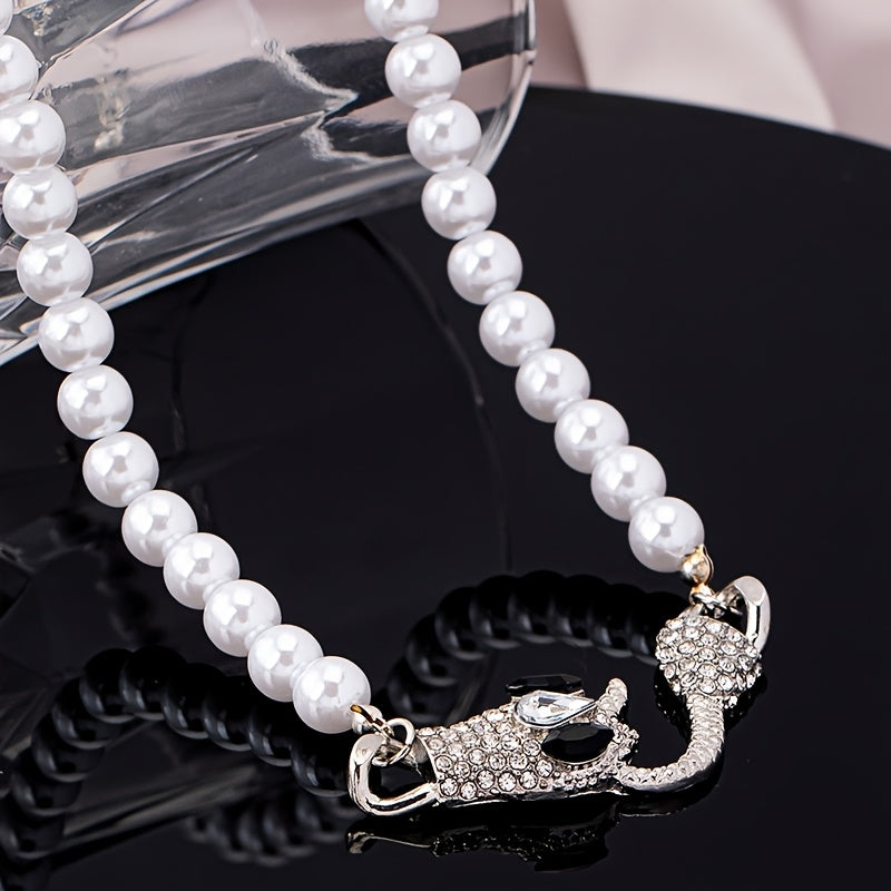 Adriana | Schlangenhalskette mit exklusivem Design und raffinierter Eleganz