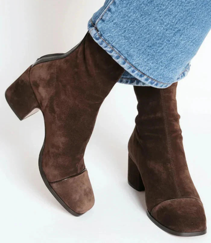 Calíra | Schicke Wildleder-Stiefelette mit niedrigem Blockabsatz