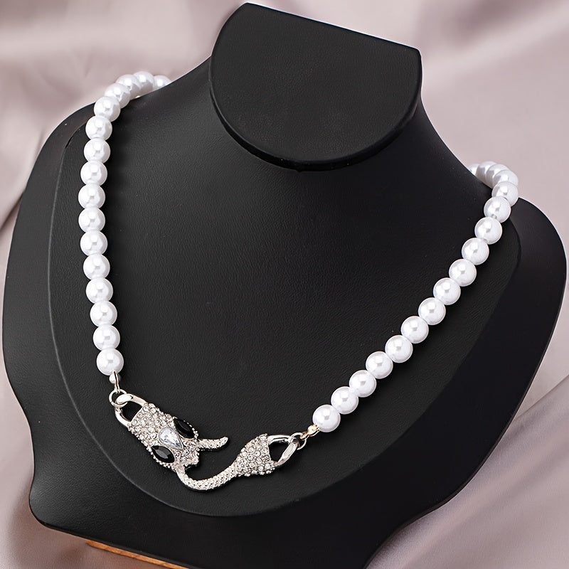Adriana | Schlangenhalskette mit exklusivem Design und raffinierter Eleganz