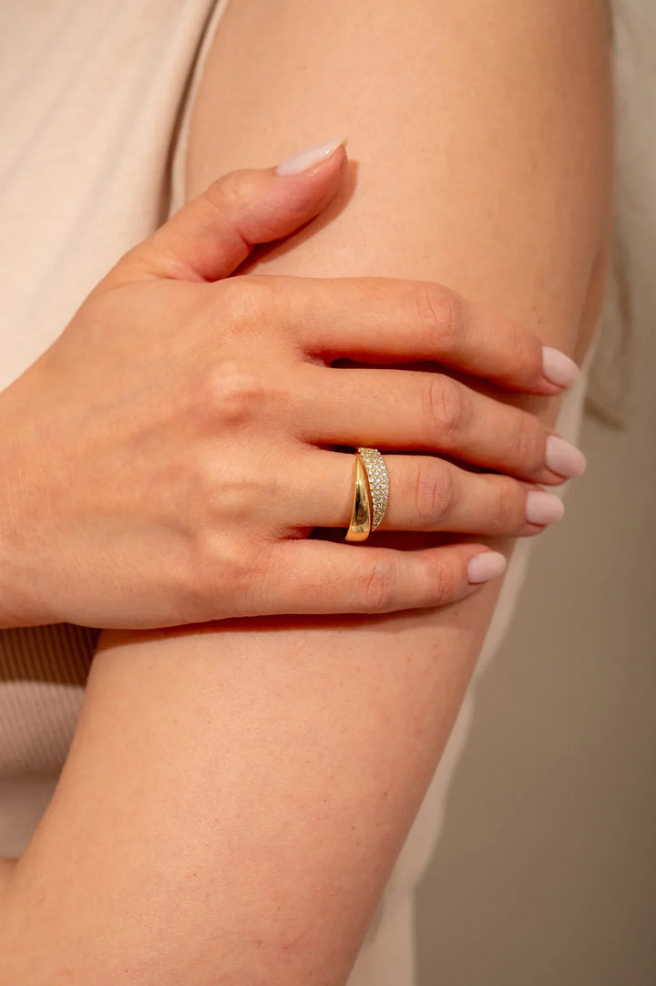 Coralisse | Minimalistischer goldener Ring mit elegantem Touch